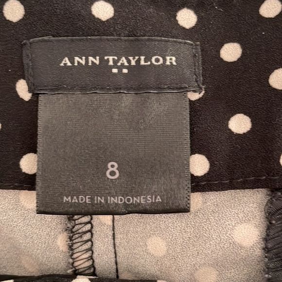 Ann Taylor polkadot shorts size 8 - Picture 2 of 6